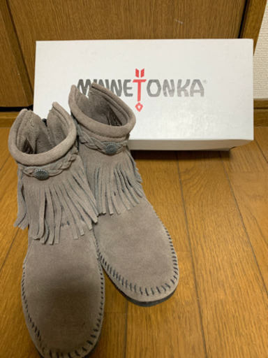 Minnetonka ミネトンカ フリンジブーツ 22cm Gacha 関目高殿のキッズ用品 子供用シューズ の中古あげます 譲ります ジモティーで不用品の処分