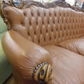 値下げ！ イタリア製 ロココ調 レザーソファセット 3人掛け×1 1人掛け×2 クッション付き　西岡店