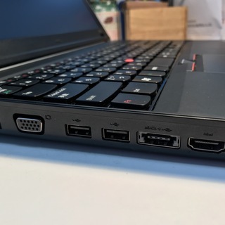 lenovo ThinkPad Edge E520 / Core i3 / メモリ 4GB / HDD 1TB