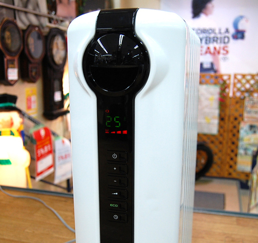 デロンギ オイルヒーター JRE0812 暖房器具 ECO運転 キャスター付き 取扱説明書付き De'Longhi ホワイト☆ PayPay(ペイペイ)決済可能 ☆ 札幌市 清田区 平岡 デロンギ オイルヒーター JRE0812 暖房器具 ECO運転 キャスター付き