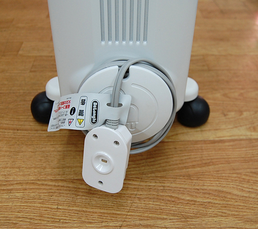 デロンギ オイルヒーター JRE0812 暖房器具 ECO運転 キャスター付き 取扱説明書付き De'Longhi ホワイト☆ PayPay(ペイペイ)決済可能 ☆ 札幌市 清田区 平岡 デロンギ オイルヒーター JRE0812 暖房器具 ECO運転 キャスター付き