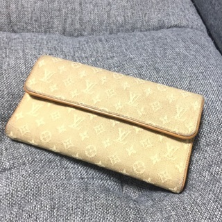 LV ルイヴィトン モノグラムミニラン 3つ折長財布 レア色 カーキ LV ルイヴィトン モノグラムミニラン 3つ折長財布 レア色 カーキ