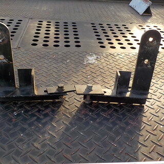 デリカスペースギア　ヒッチメンバー中古品