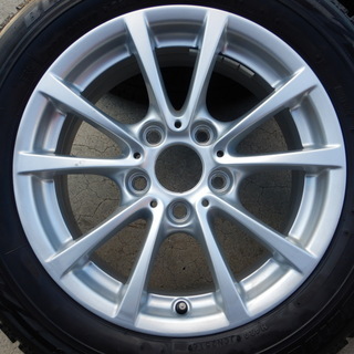 BMW 3シリーズ（F30系）純正 16インチ スタッドレス F30