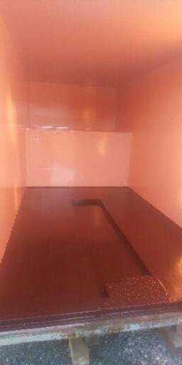 【3t車でも配送可】 内部塗装済み コンテナ 新品の鍵付き 前面小部屋あり 長さ約440cm×208cm 匝瑳市発  3107