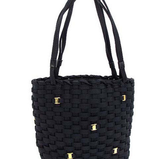 ✨希少美品✨ フェラガモ ヴァラ ナイロン 黒 ハンドバッグ トートバッグ FERRAGAMO フェラガモ トートバッグ レディース 21I290 0734058
