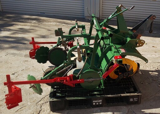 鹿児島発 日立建機ティエラ トラクター用 かんしょマルチOXM800 三点リンク