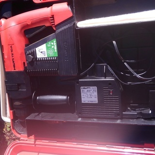 ヒルティ HILTI TE10A 充電式ハンマードリル 充電器 CU10 未使用保管品