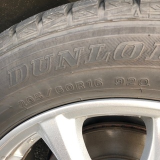 プリウスα スタッドレスタイヤアルミホイール付き4本