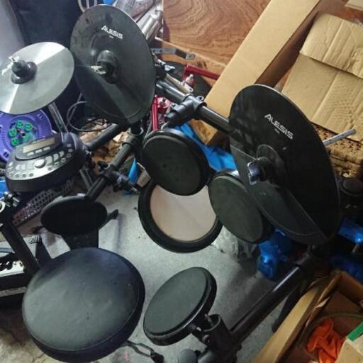 最終値下げ 電子ドラム アンプ付ALESIS-DM7 アレシス？ 最終値下げ 電子ドラム アンプ付ALESIS-DM7 アレシス？