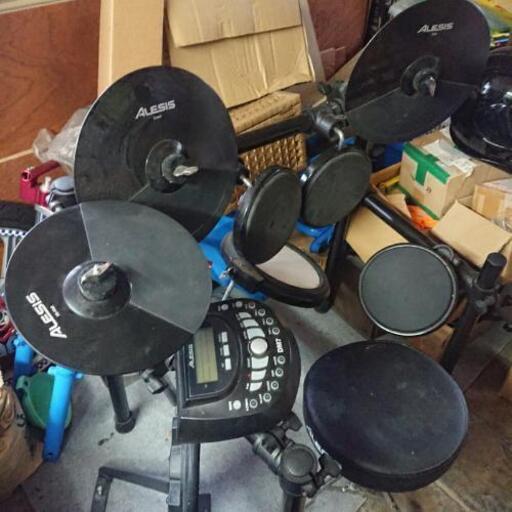電子ドラム アンプ付ALESIS-DM7 アレシス？
