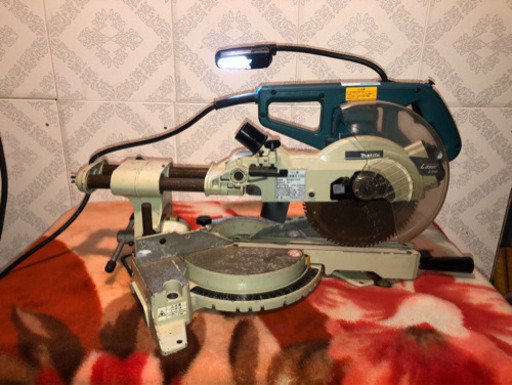 マキタ 216mm スライド マルノコ LS0813FL 電動 工具 切断機 丸のこ 丸ノコ 。