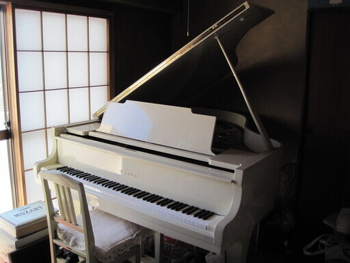 kawai カワイ グランドピアノ 白 ホワイト KG-3C 中古 ワンオーナー 70万円 (Sプリン) 荏原町の鍵盤楽器、ピアノ の中古あげます・譲ります｜ジモティーで不用品の処分