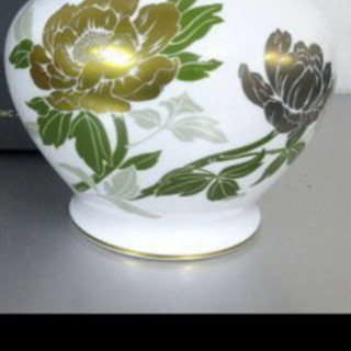 大倉陶園希少デザイン☆皇室御用達☆金蝕花瓶付き 28ピースティー