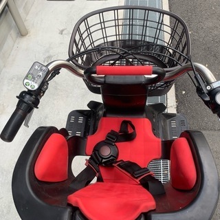 地域限定 ヤマハ パス ラフィーニ 赤 三人乗り 新基準 子供乗せ