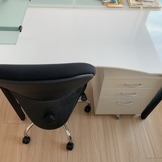 明日まで限定価格】机、引き出し、椅子の3点セット☆ | amidomil.com.br