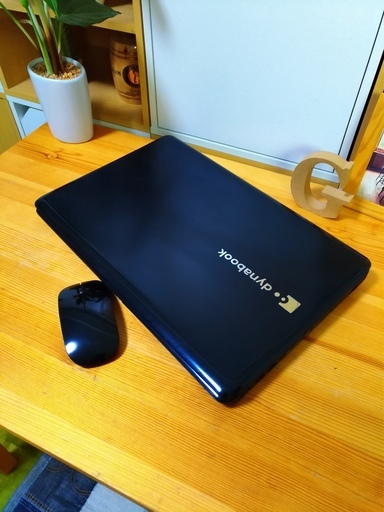 corei7のSSD128Gで超高速！　ブルーレイ対応♪　美品☆　かっこいいベルベッティブラック★　最新Windows10の64Bit♪　16インチ特大画面★　メモリ4G　　SSD128G　東芝　dynabook　黒　高級感　　ノートパソコン　無線LAN　Wi-Fi対応　テンキー＆マウス付き
