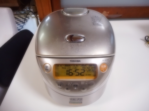 【リサイクルサービス八光　田上店　安心の1か月保証　配達・設置OK】東芝圧力IH炊飯ジャー（5.5合炊き） HITACHI 極上炊き分け RC-BG10M-SC