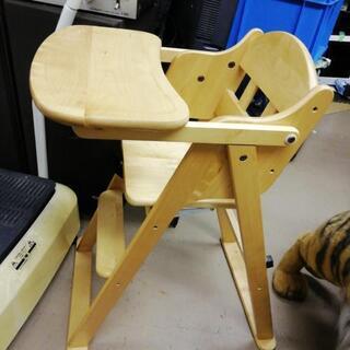 ￥１３００　テーブル付き椅子‼️安全ベルト付き