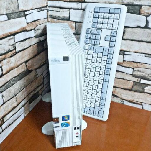 富士通のCore i3デスクトップパソコン！