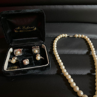 真珠のイヤリングとネックレス「値下げ交渉可」