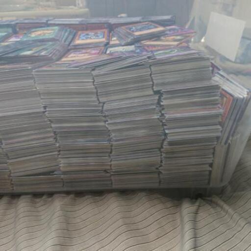 大量の遊戯王カード