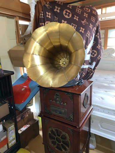 アンティーク風電気蓄音器