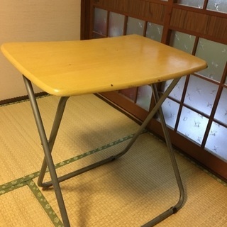 折りたたみテーブル(無料、日程限定)