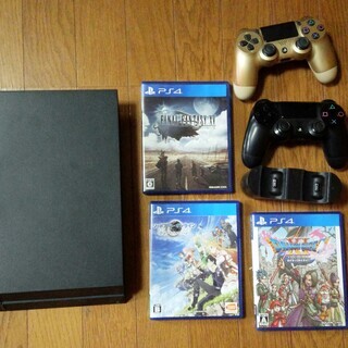 PS4本体 ソフト三本 箱 コントローラー2個