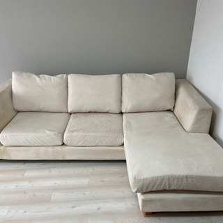 布製の３人掛けソファーです