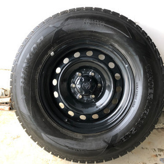 トヨタFJ スタッドレスタイヤ 265/70R17