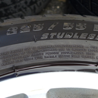 ベンツEクラス等に ミシュランX-ICE 225/55R16 4本セット ベンツEクラス Ｗ211 アルミとスタッドレスタイヤ4本セット タイヤ