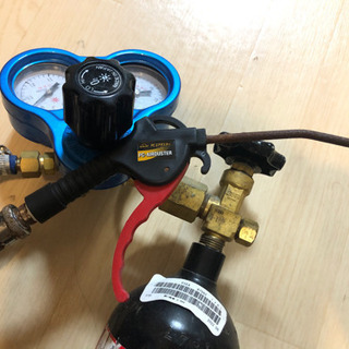 3.4L /0.5立米の小型関東式酸素ボンベ(熱帯魚パッキング用) 3.4L /0.5立米の小型関東式酸素ボンベ(熱帯魚パッキング用)