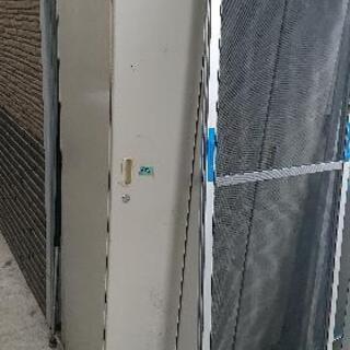   美品      トステムのアルミサッシお売りします。