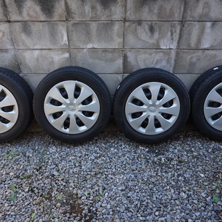 スタッドレスタイヤ アクア 175/65R15 4本セット