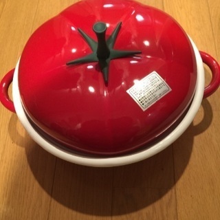 【予約中】トマト型のホーロー鍋