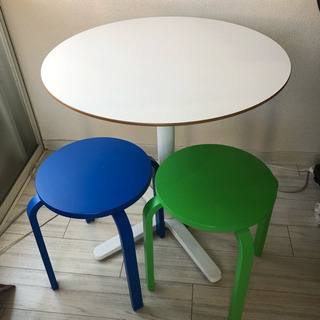 丸テーブル、椅子、布団セット