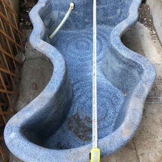 プラスティック製のひょうたん池