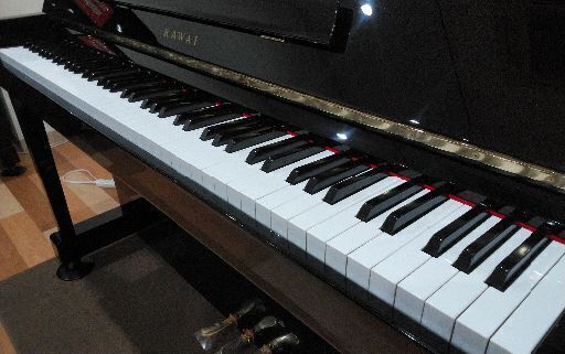 アップライトピアノ、カワイHa20！とても可愛らしいピアノです!