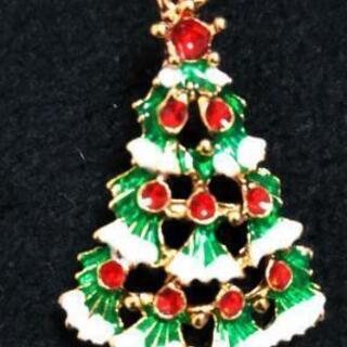 ♦クリスマスツリーの形のフックイヤリング♦ はいかが？