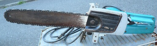☆マキタ Makita 5016B 380mm 16型電動式チェーンソー◆手軽に使えて用途は様々！気分はジェイソン！