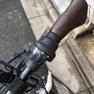 自転車　カラーホワイト　六段変速！！　港区、渋谷区なら伺えます♪