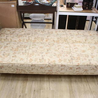 R124)カリモク karimoku ソファベッド コロニアル 花柄布地 3人掛け 3