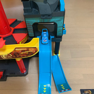 カーズ トミカ アクションコース 回転エレベーター レーシングセンター Ivir Mam 首里のおもちゃ レールトイ の中古あげます 譲ります ジモティーで不用品の処分