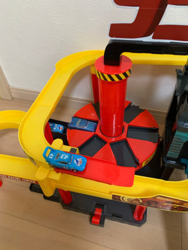 カーズ トミカ アクションコース 回転エレベーター レーシングセンター Ivir Mam 首里のおもちゃ レールトイ の中古あげます 譲ります ジモティーで不用品の処分