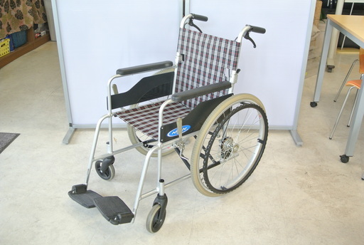 車椅子　取説付き　折りたたみ可(背折れ)　耐荷重 100kg　個人用・店舗/施設の備品に　福祉用具　介護用品