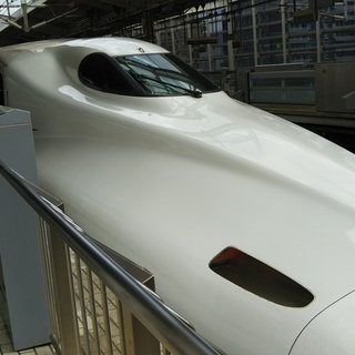 関東、九州への配送は電車のり便