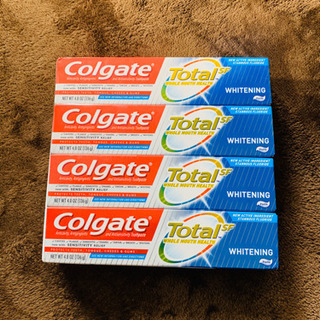 Colgate コルゲートのホワイトニング歯磨き粉　136g x...