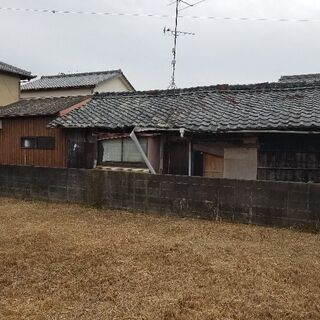 激安価格の空き家。庭付き。小屋付き。