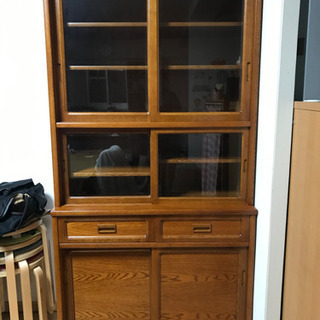 カリモク食器棚